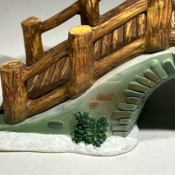 Vtg 2001 Santas Workbench 8”x3” Porcelain Bridge Snow Scene Christmas w/Box - Picture 3 of 13